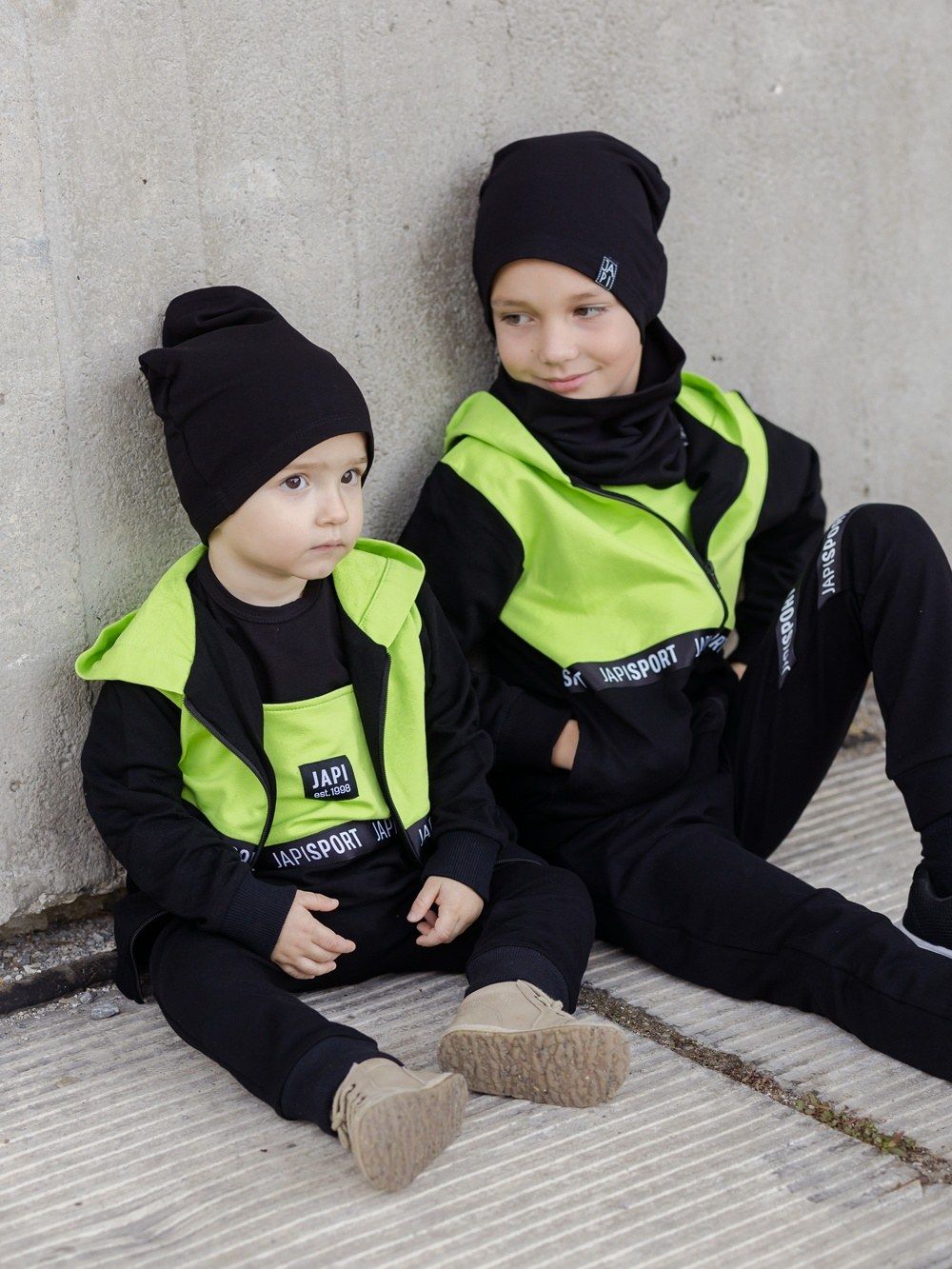 mikina s kapucňou do školy