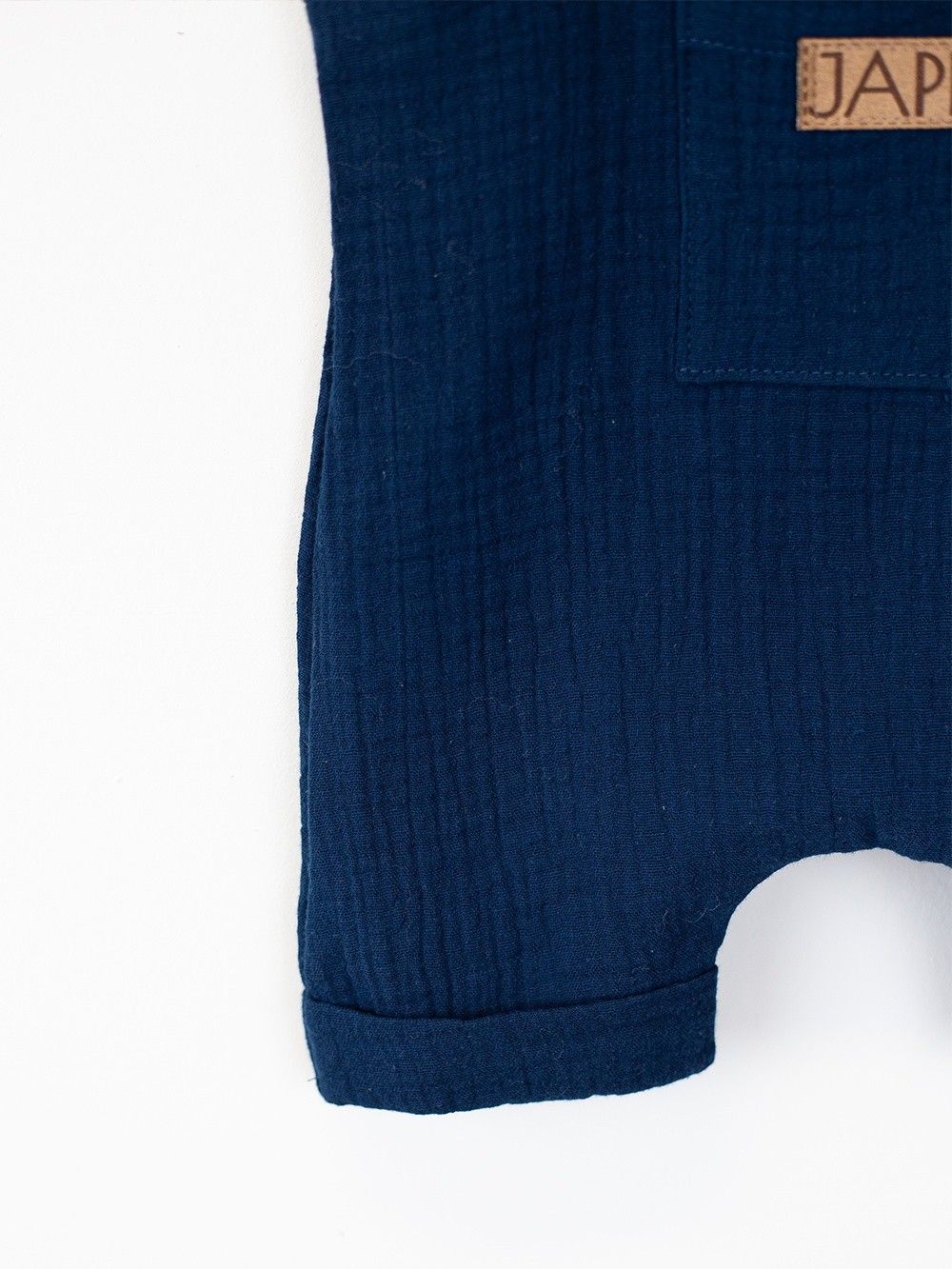 kraťasy z mušelínu