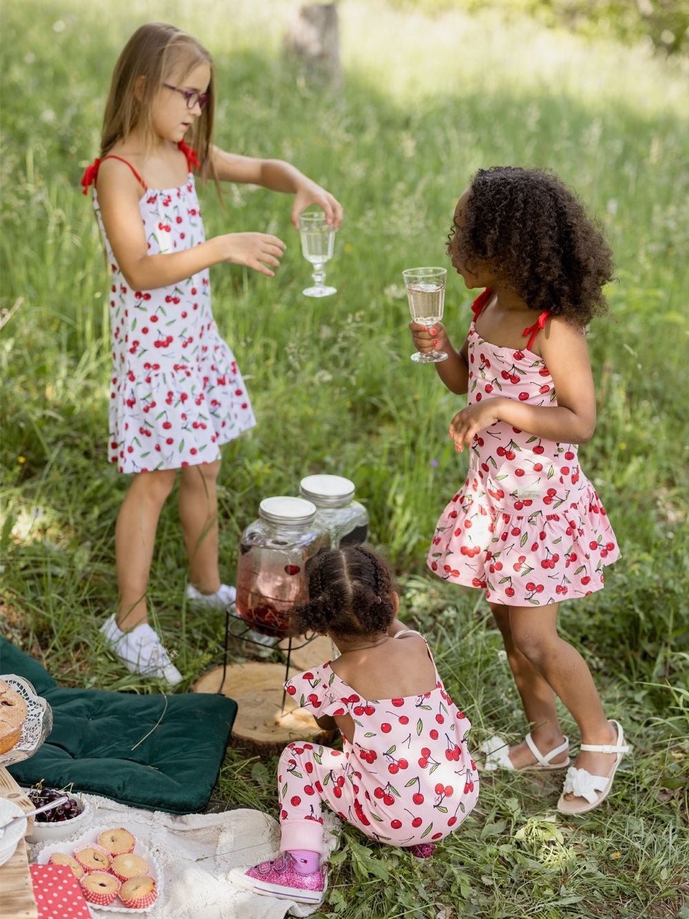 Šaty na ramienka CHERRY